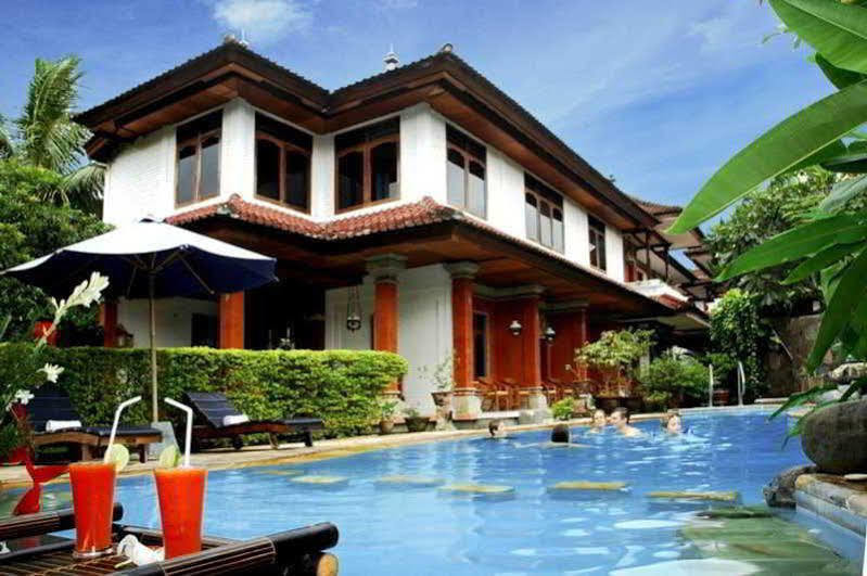 Yulia Village Inn Ubud Exterior photo